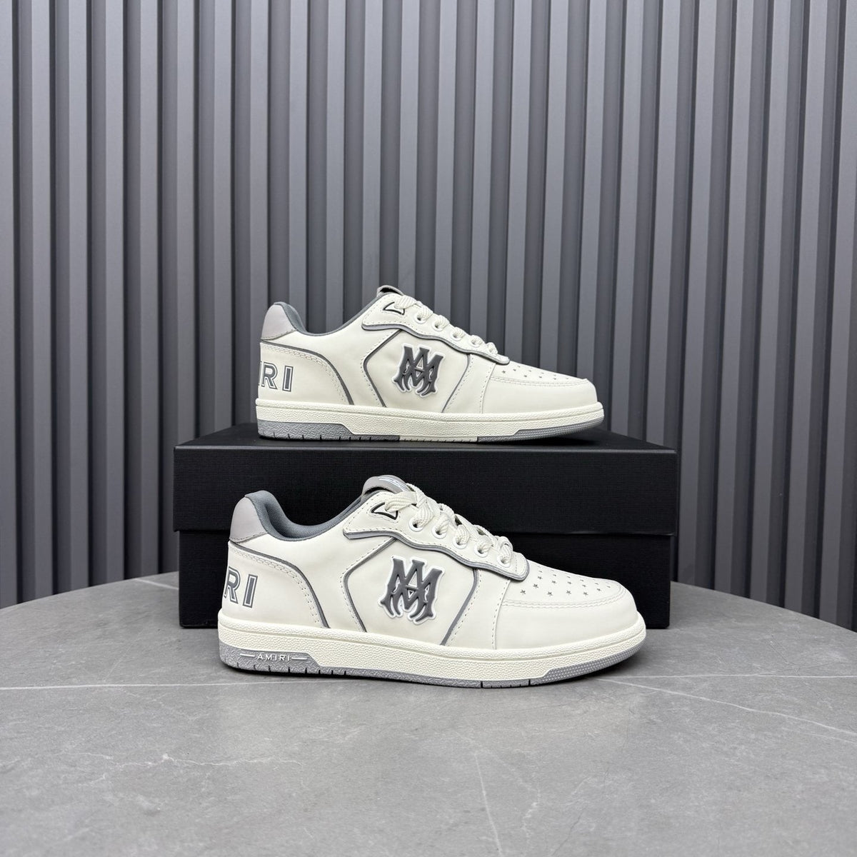 AMIRI Contrast Panel Low-Top Sneakers — front